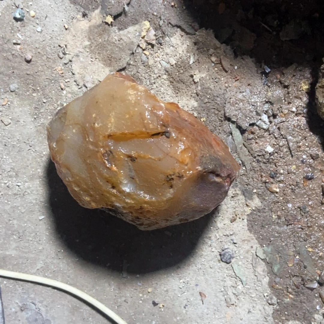 鱼***定制玛瑙原石切开不退