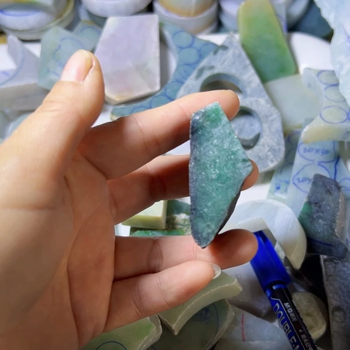 颈饰未镶嵌翡翠?****?