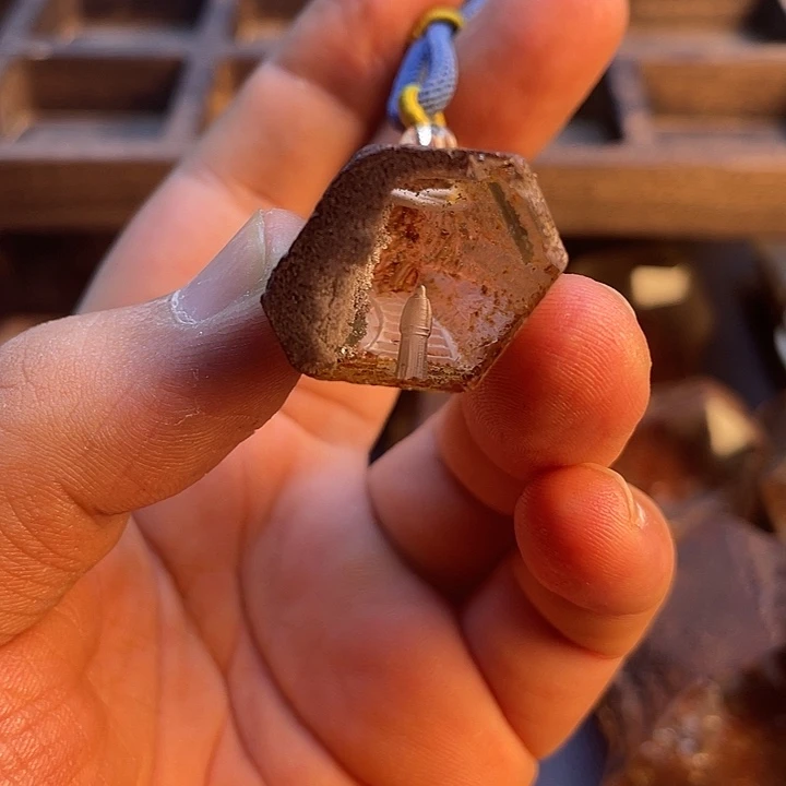 未镶嵌颈饰水晶吊坠