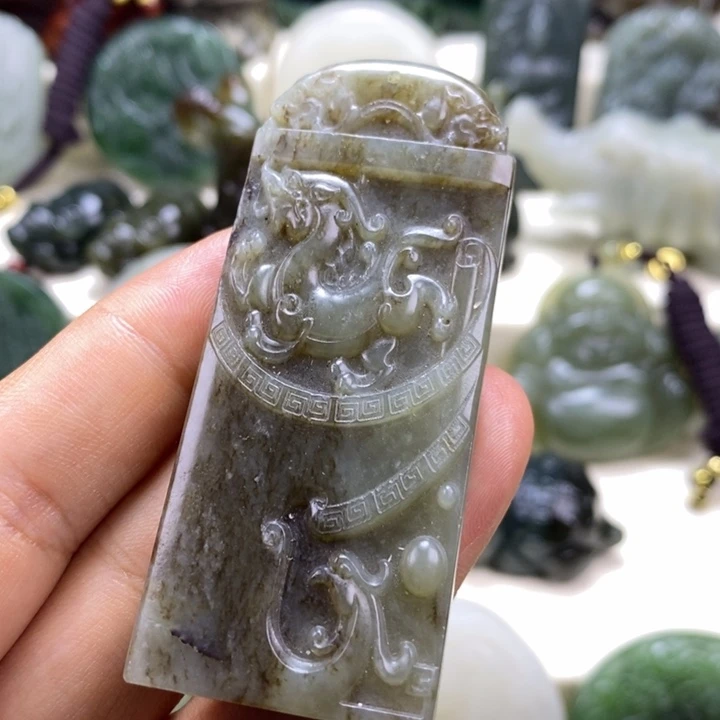 和田玉未镶嵌颈饰