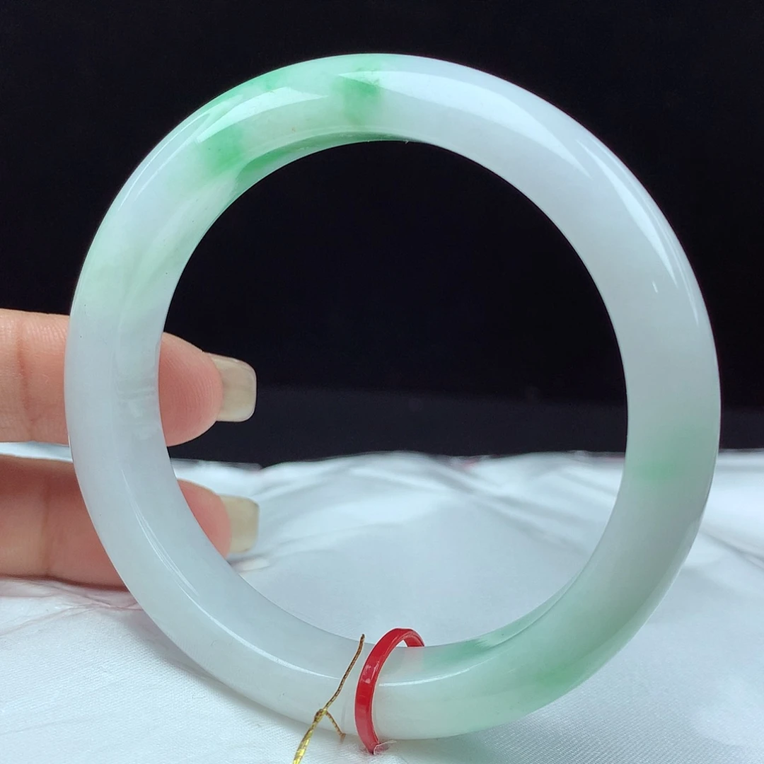 翡翠手镯未镶嵌56圈 2652