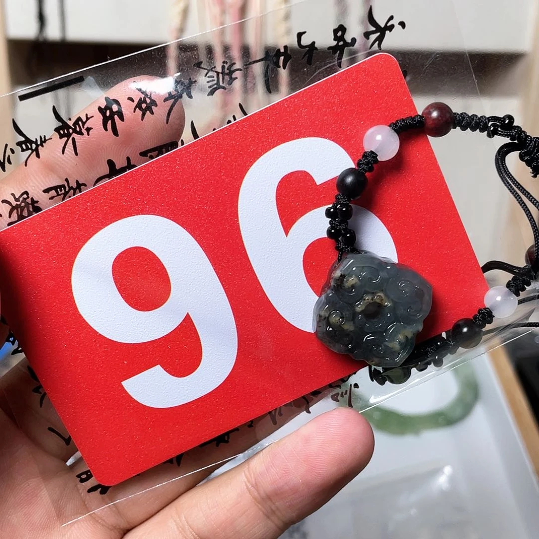 蛇纹石玉颈饰合金宴*