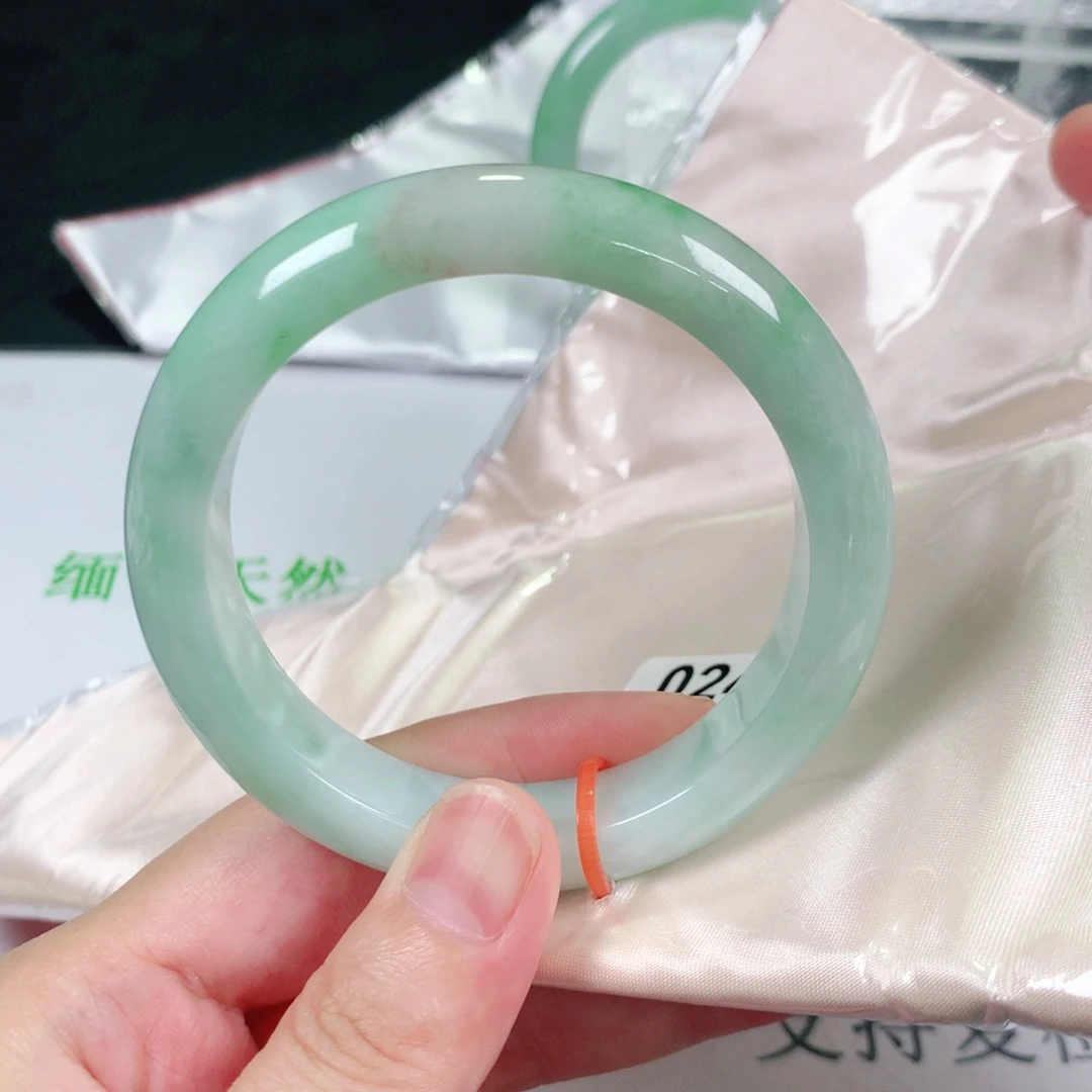 翡翠手镯未镶嵌0244