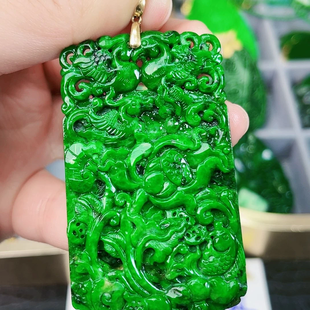 翡翠颈饰18K金镶嵌吊坠