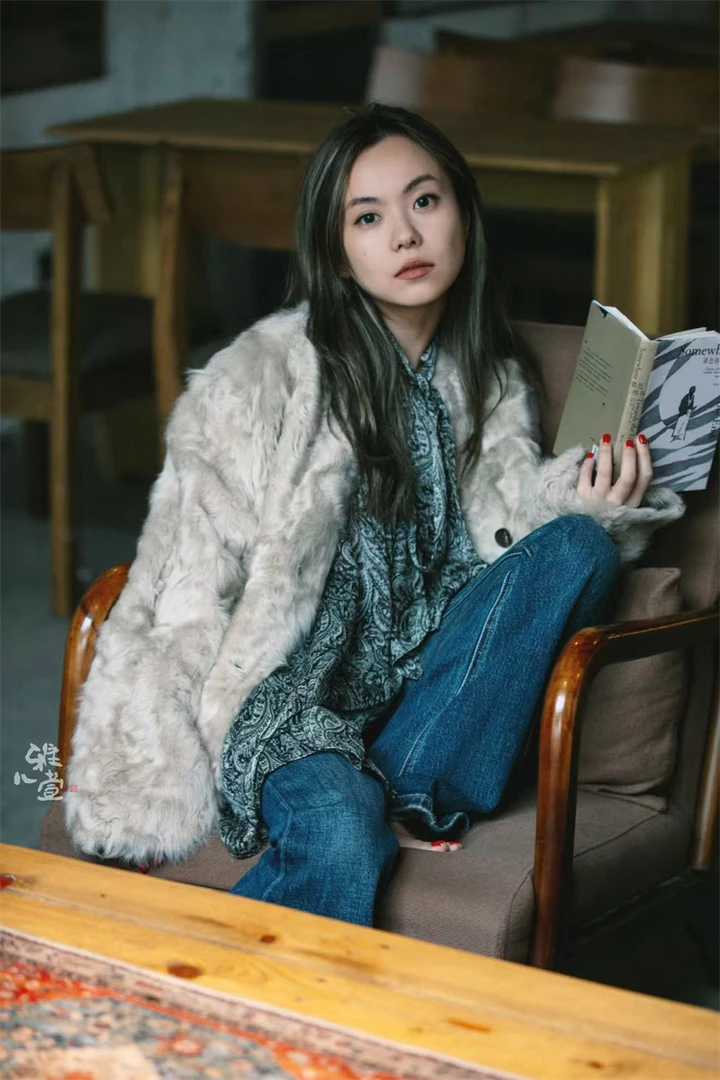 雅儿萱 2025 一体双扣外套 N