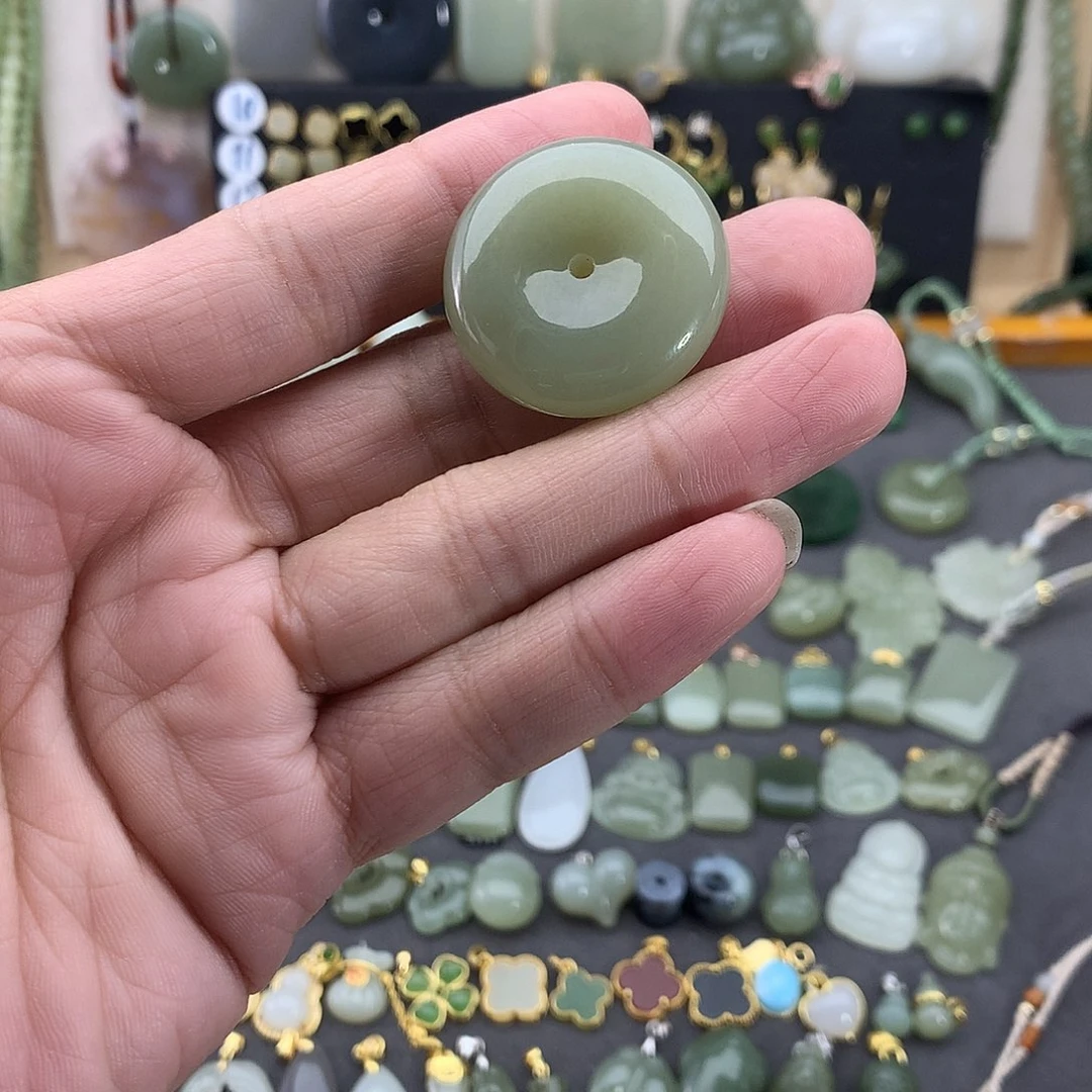 和田玉未镶嵌吊坠(不含链)