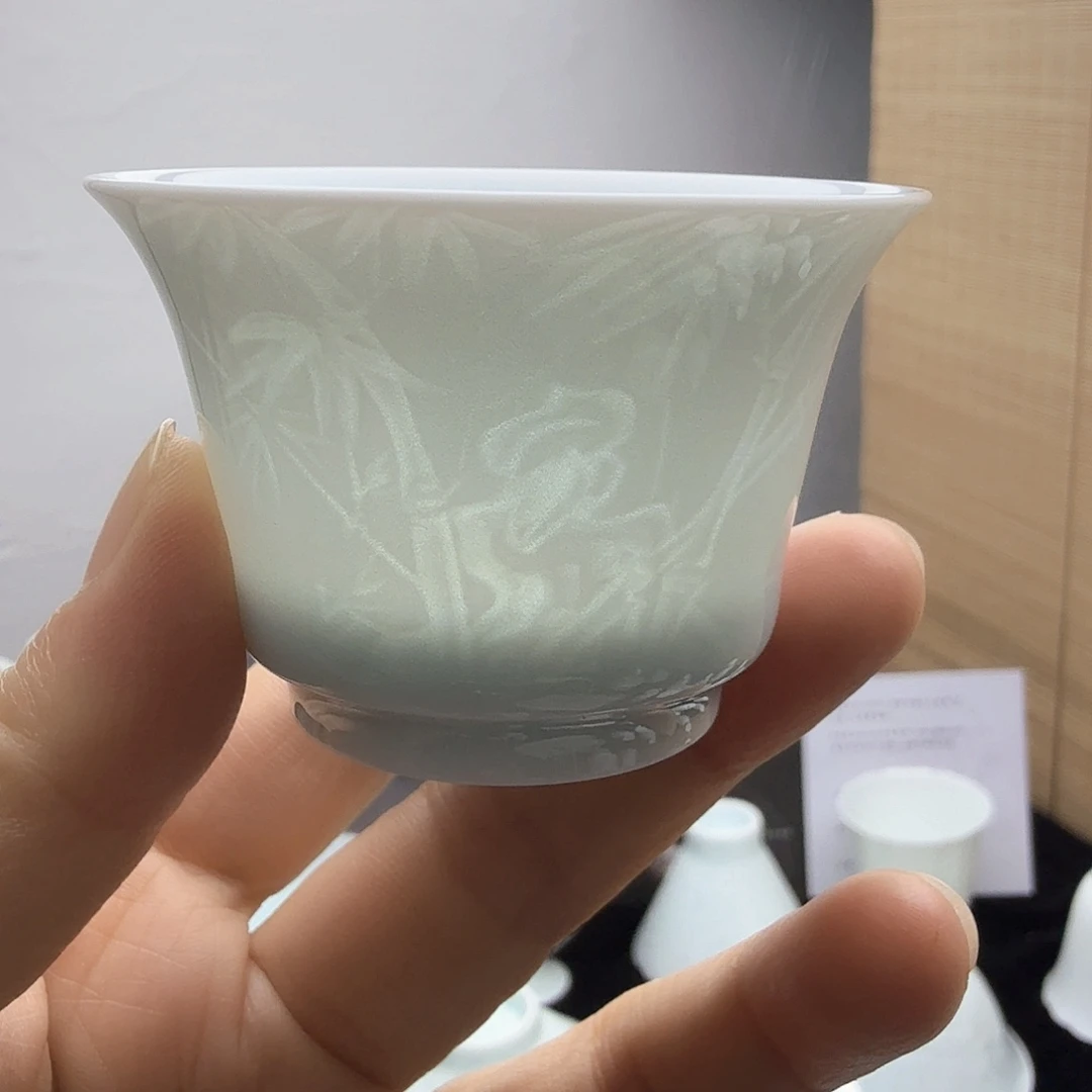 影青阴雕竹子小主人杯
