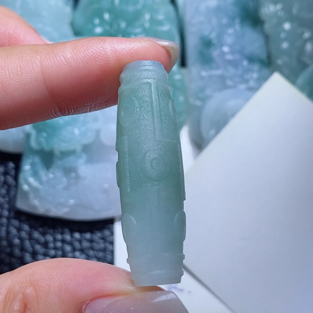 未镶嵌定制翡翠毛货付款后确认抛光