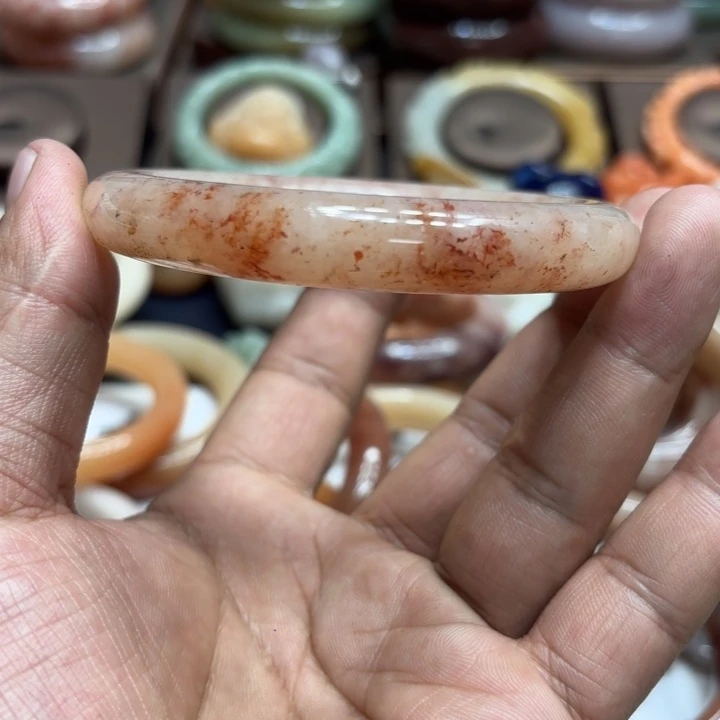 @***娇石英质玉未镶嵌手镯