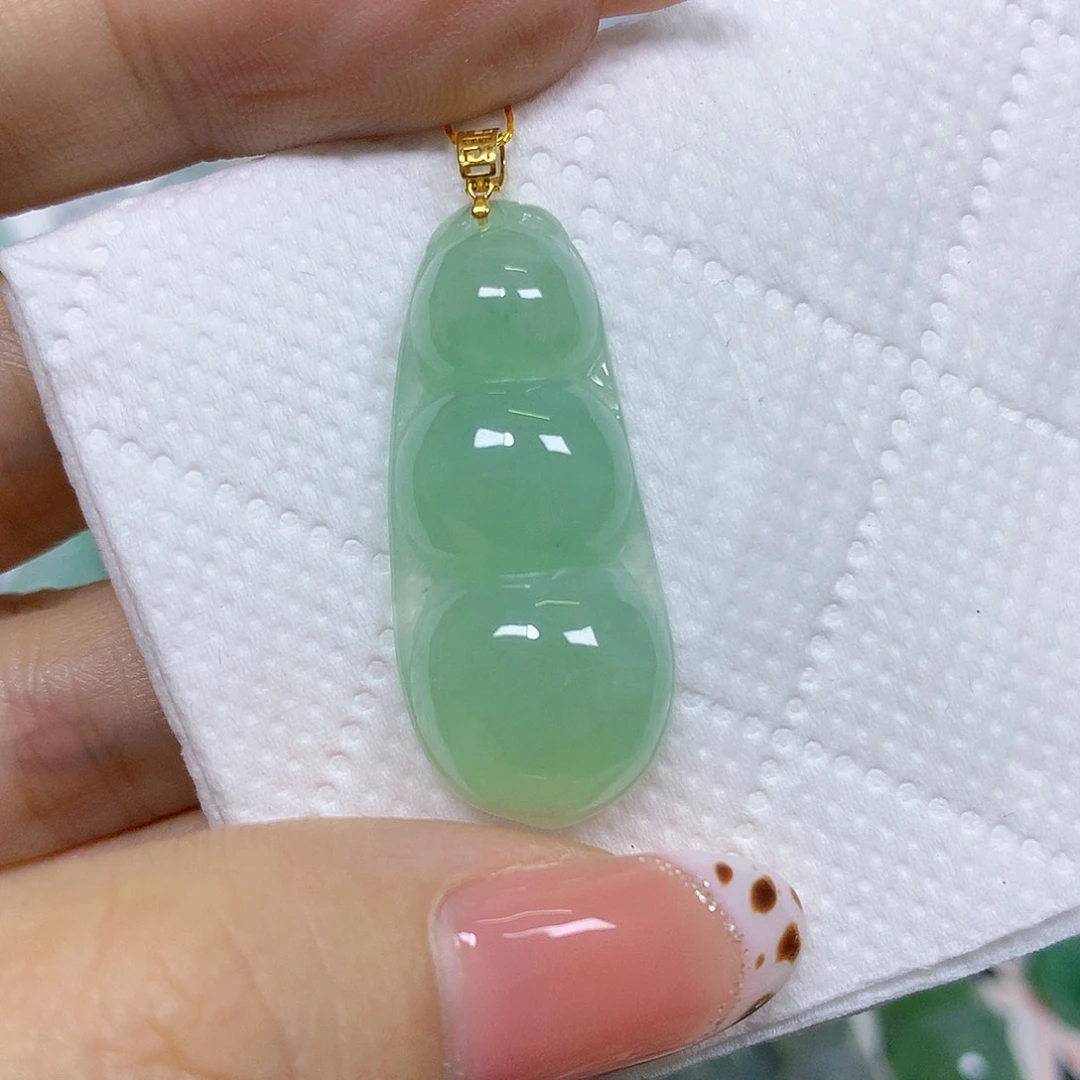 颈饰18K金镶嵌翡翠挂件