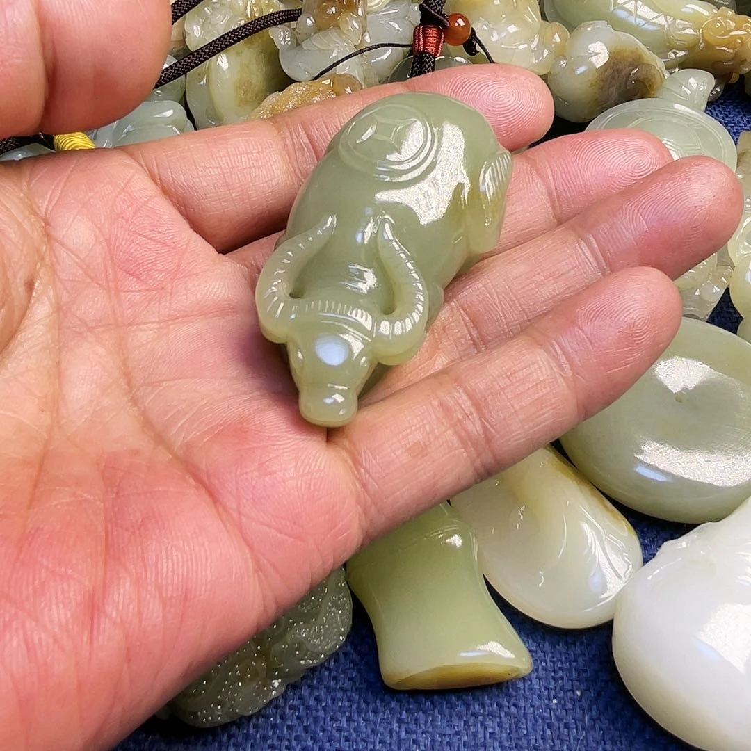 和田玉吊坠(不含链)未镶嵌已*置