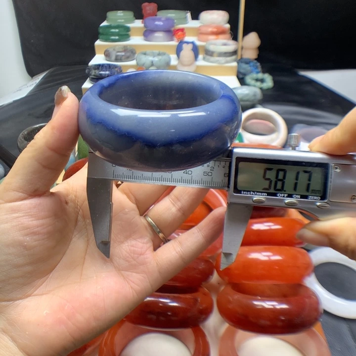 未镶嵌手镯石英质玉