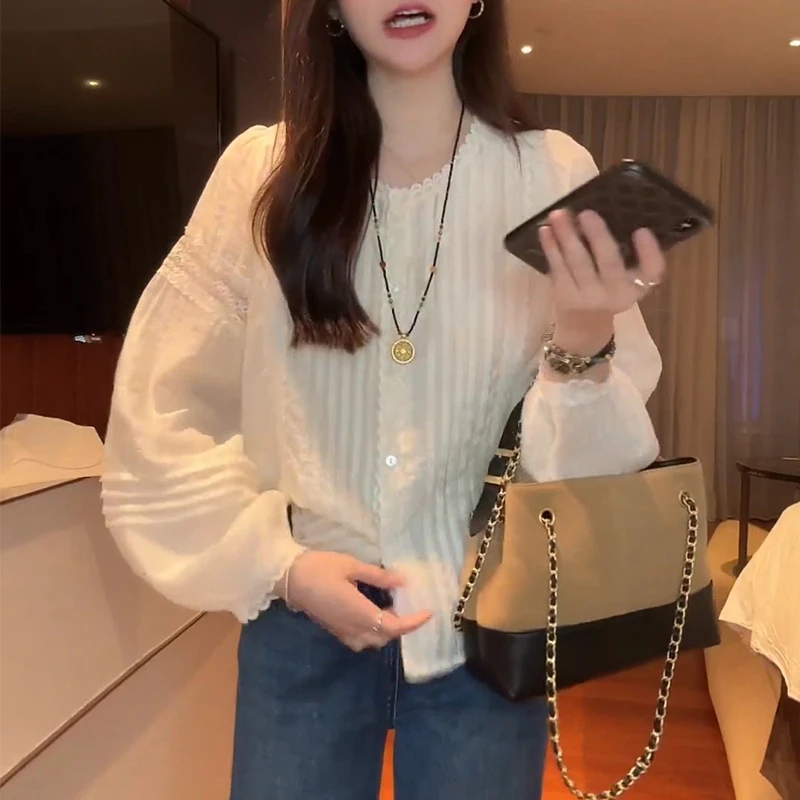 法式温柔风蕾丝花边衬衫女2026春秋新款衬衣气质减龄小众开衫上衣