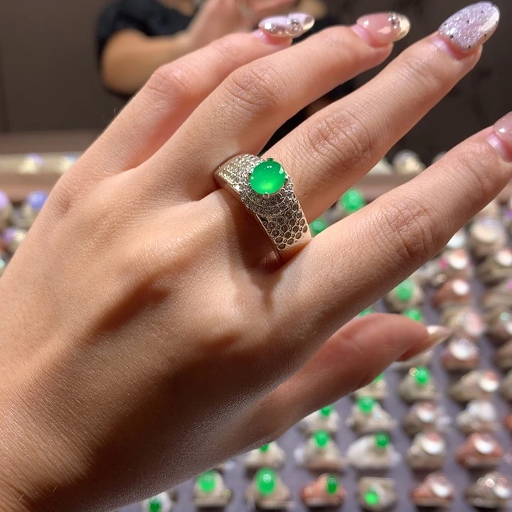 定制翡翠未镶嵌A货10.7