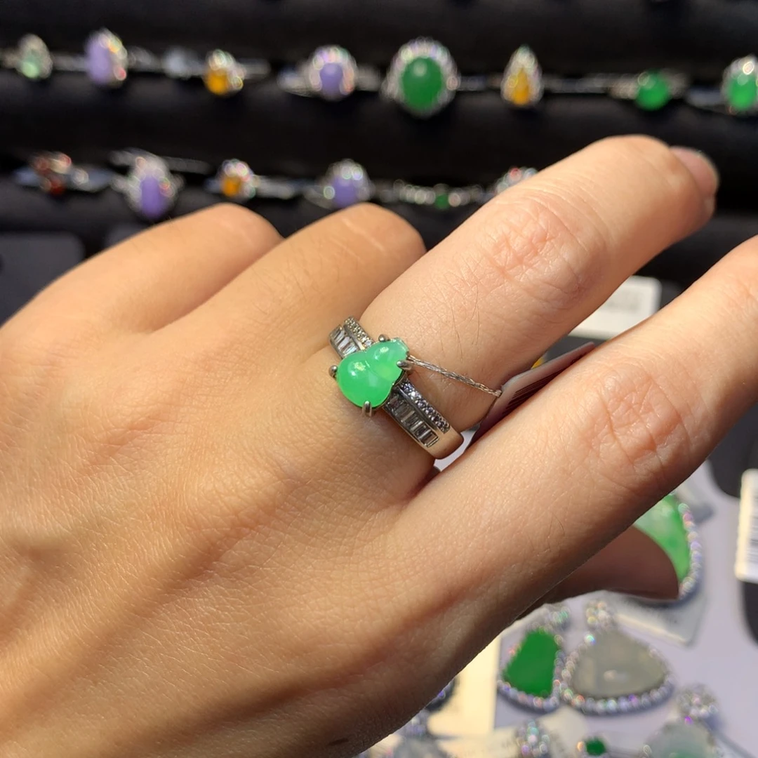 翡翠戒指银S925镶嵌天然翡翠