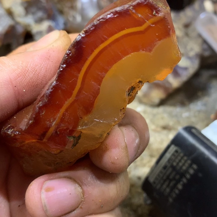 玛瑙/玉髓未镶嵌原石格**创