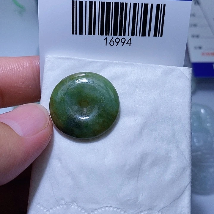 颈饰未镶嵌翡翠天光墟翡翠市场现金代购