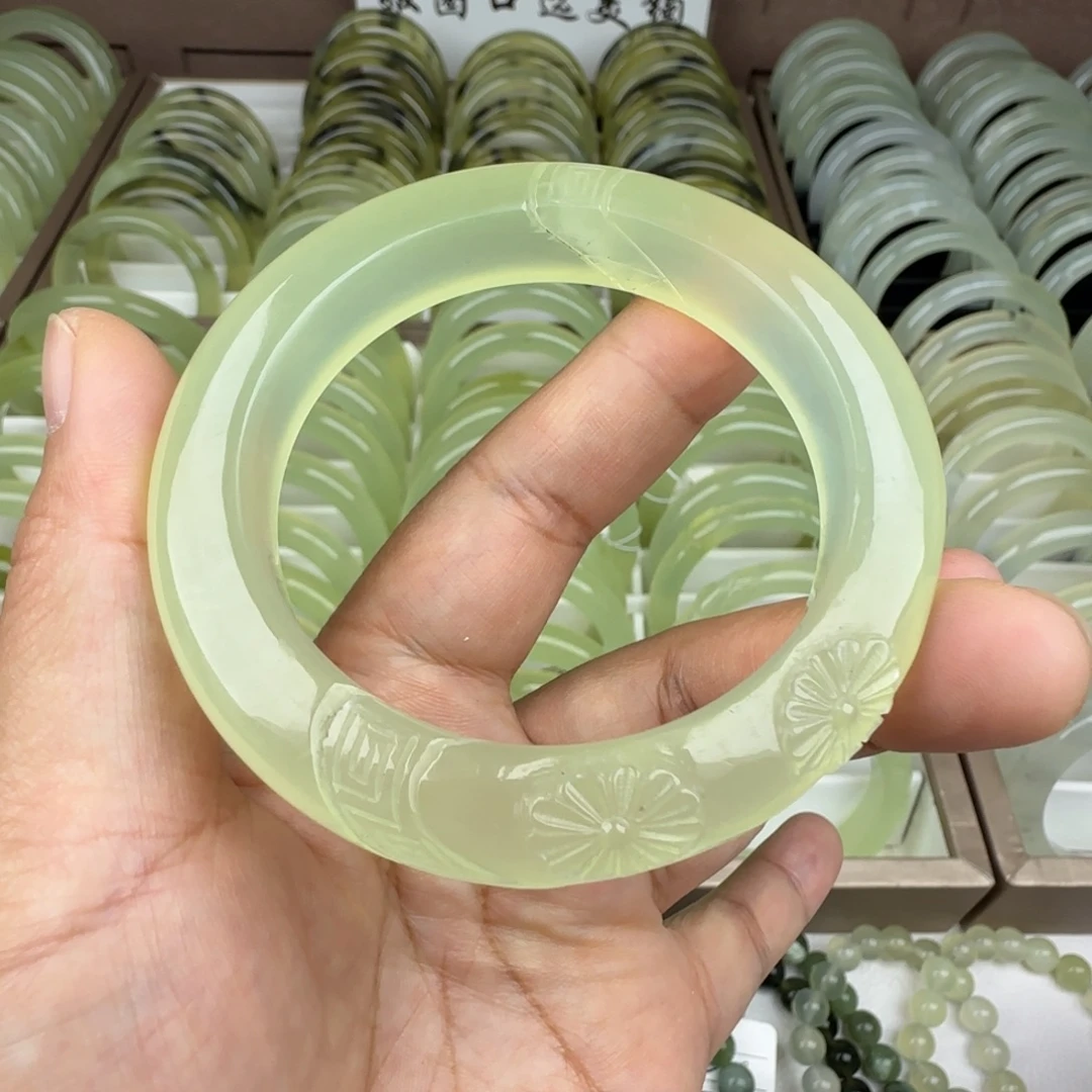 蛇纹石玉未镶嵌手镯