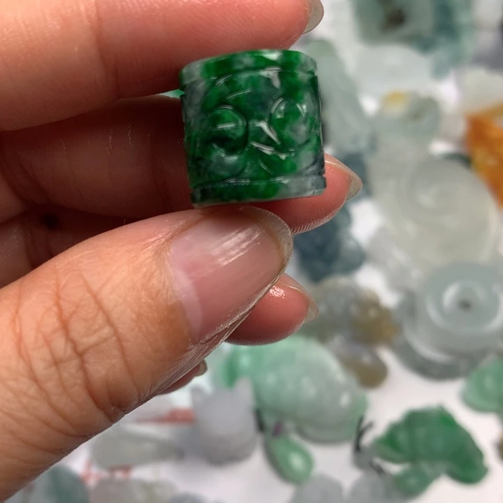 定制翡翠未镶嵌翡翠
