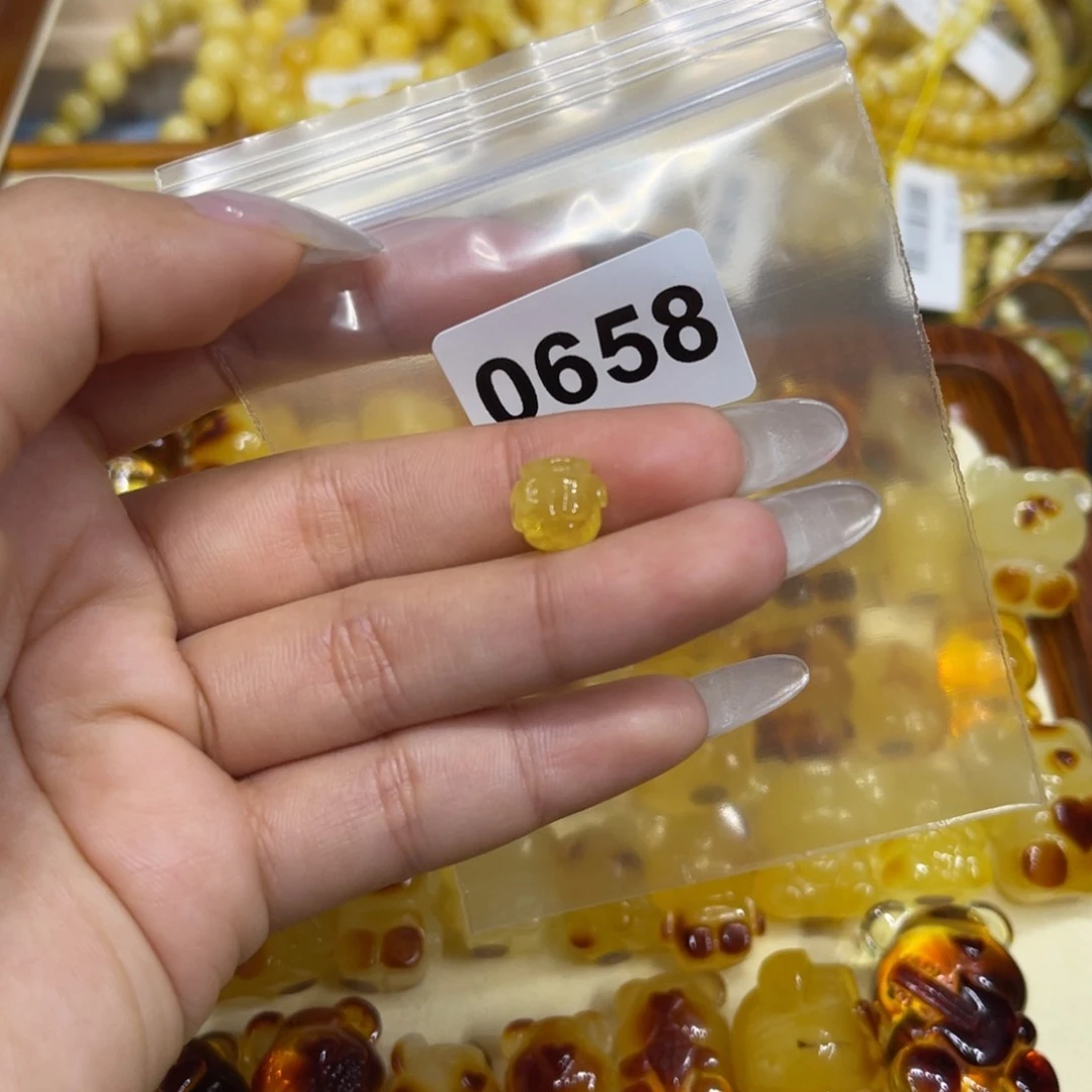 琥珀珠宝奇石未镶嵌