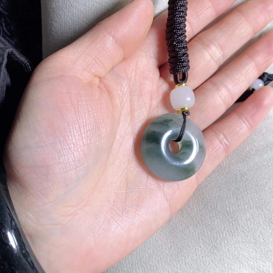 石英质玉颈饰未镶嵌