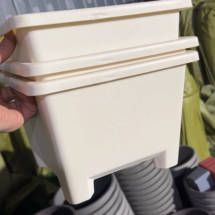 微瑕米白球根26外径19高3个盆