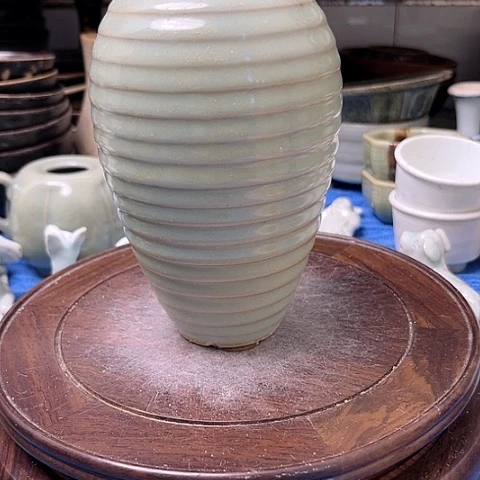 茶盏龙泉窑陶瓷瓶一个