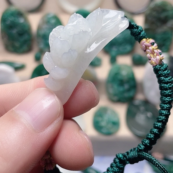 未镶嵌独山玉手链