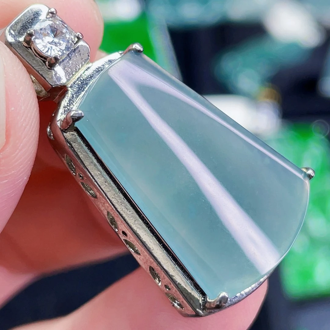 翡翠未镶嵌颈饰010