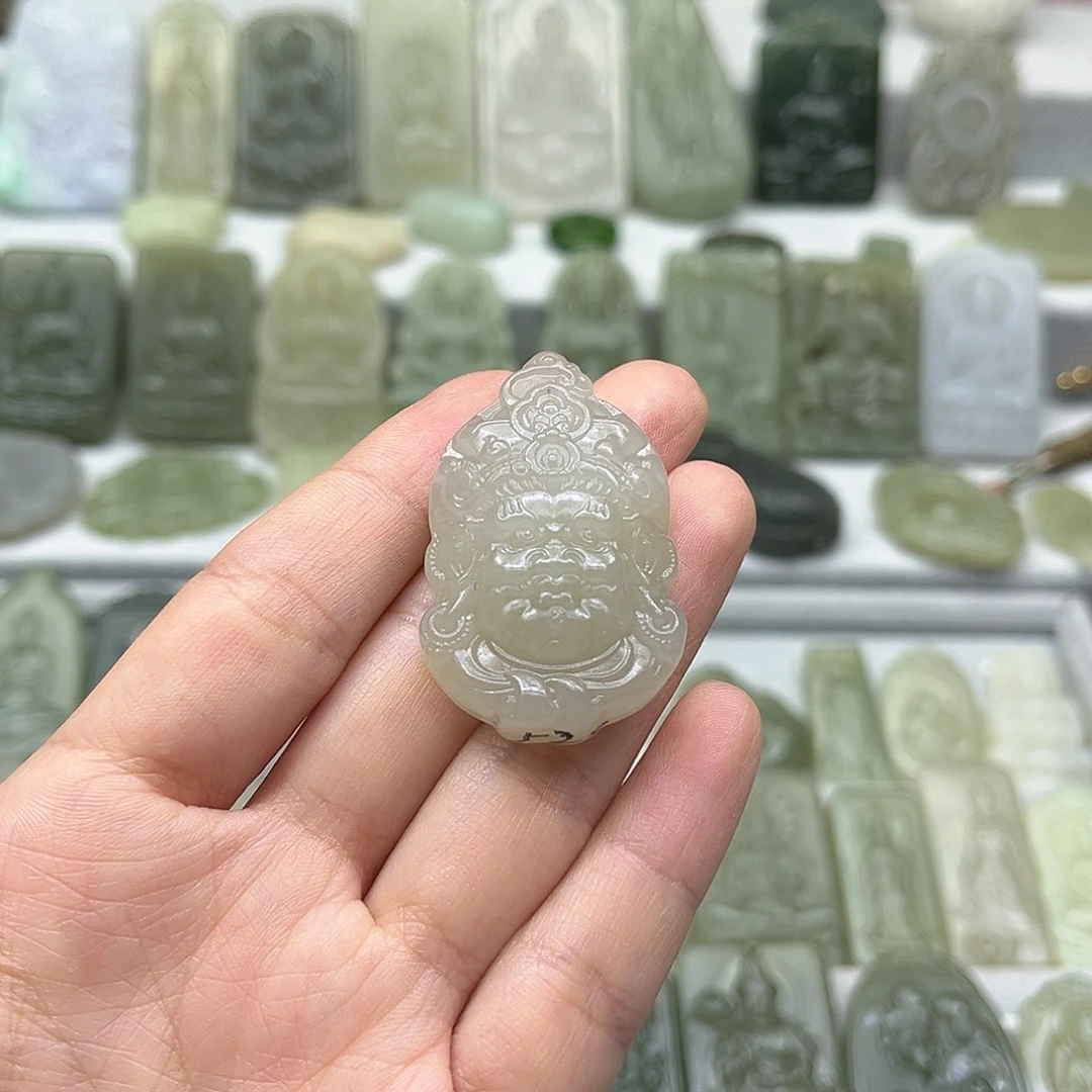 和田玉颈饰未镶嵌黄财神