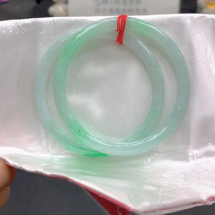 翡翠未镶嵌手镯翡翠5