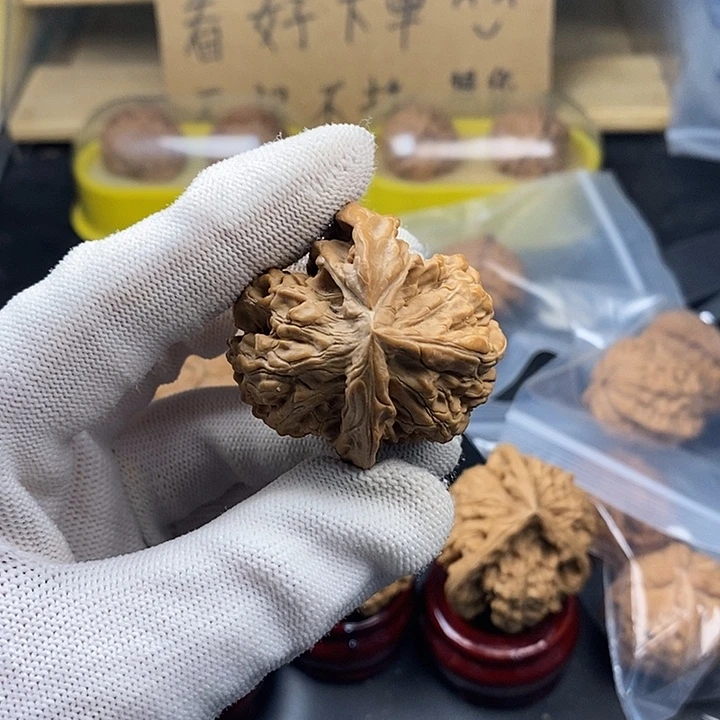 z***x吊坠文玩核桃裂不退不换