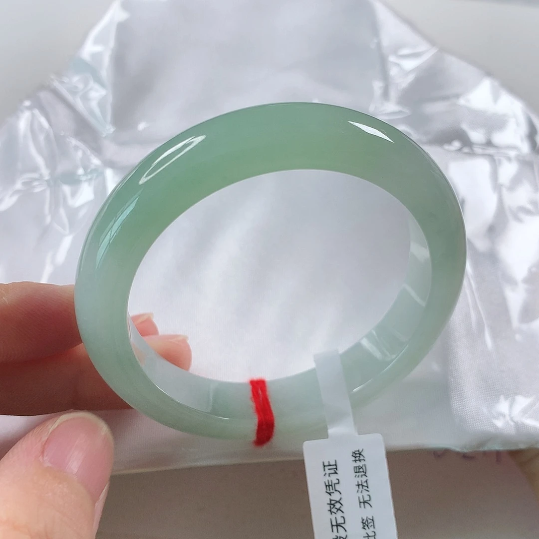 翡翠手镯未镶嵌①①⑦