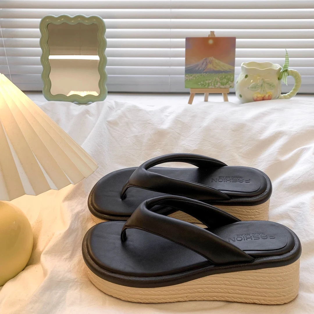 法式草编坡跟凉拖鞋女夏外穿2025新款夏季厚底增高时尚夹脚人字拖