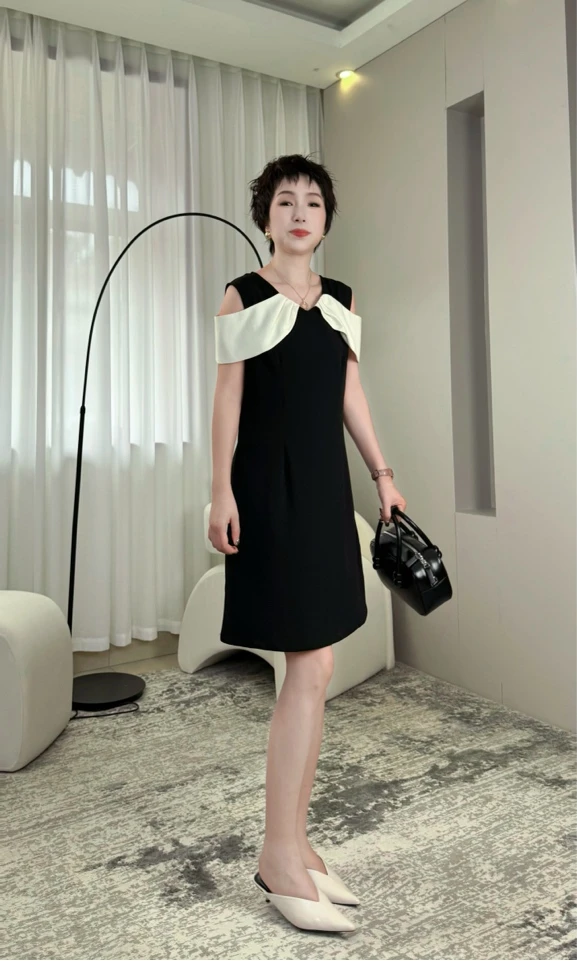 轻熟风优雅气质露肩连衣裙夏季新款显瘦减龄遮肚法式收腰赫本风