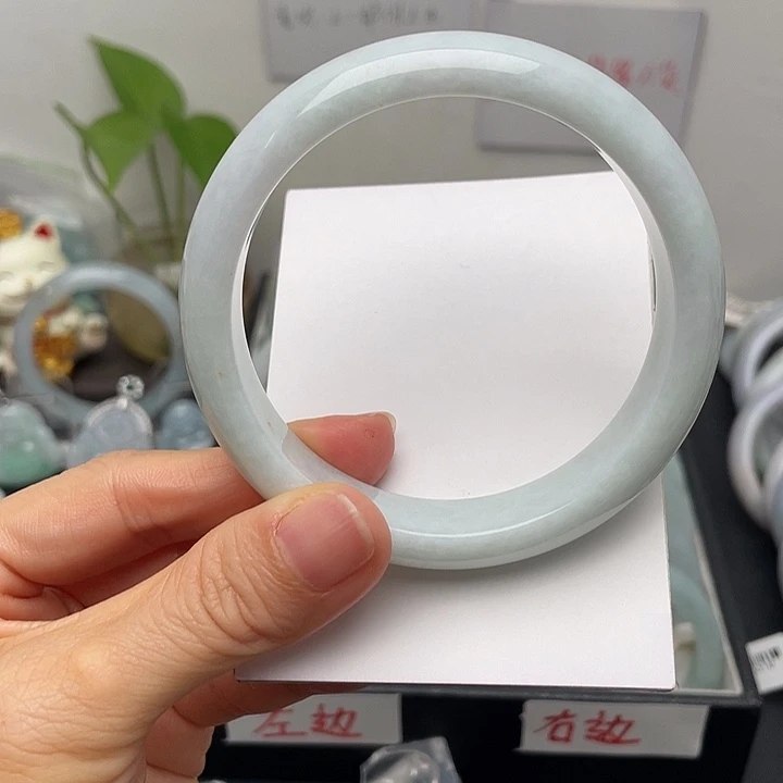 翡翠未镶嵌手镯61轮胎