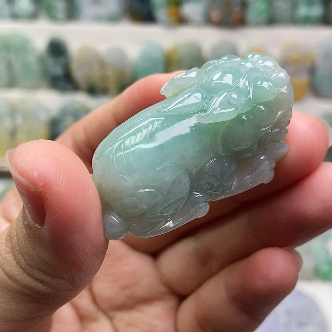 翡翠未镶嵌吊坠(赠链)