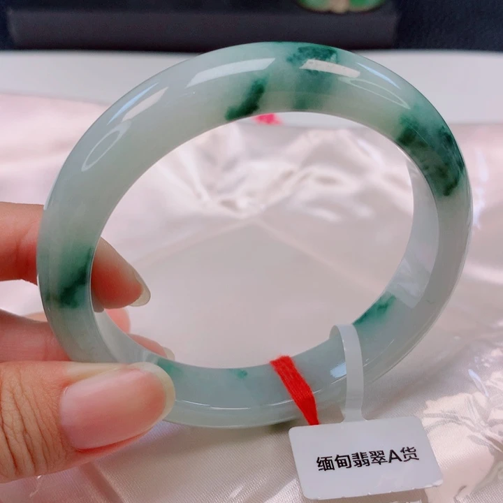 翡翠未镶嵌手镯57圈