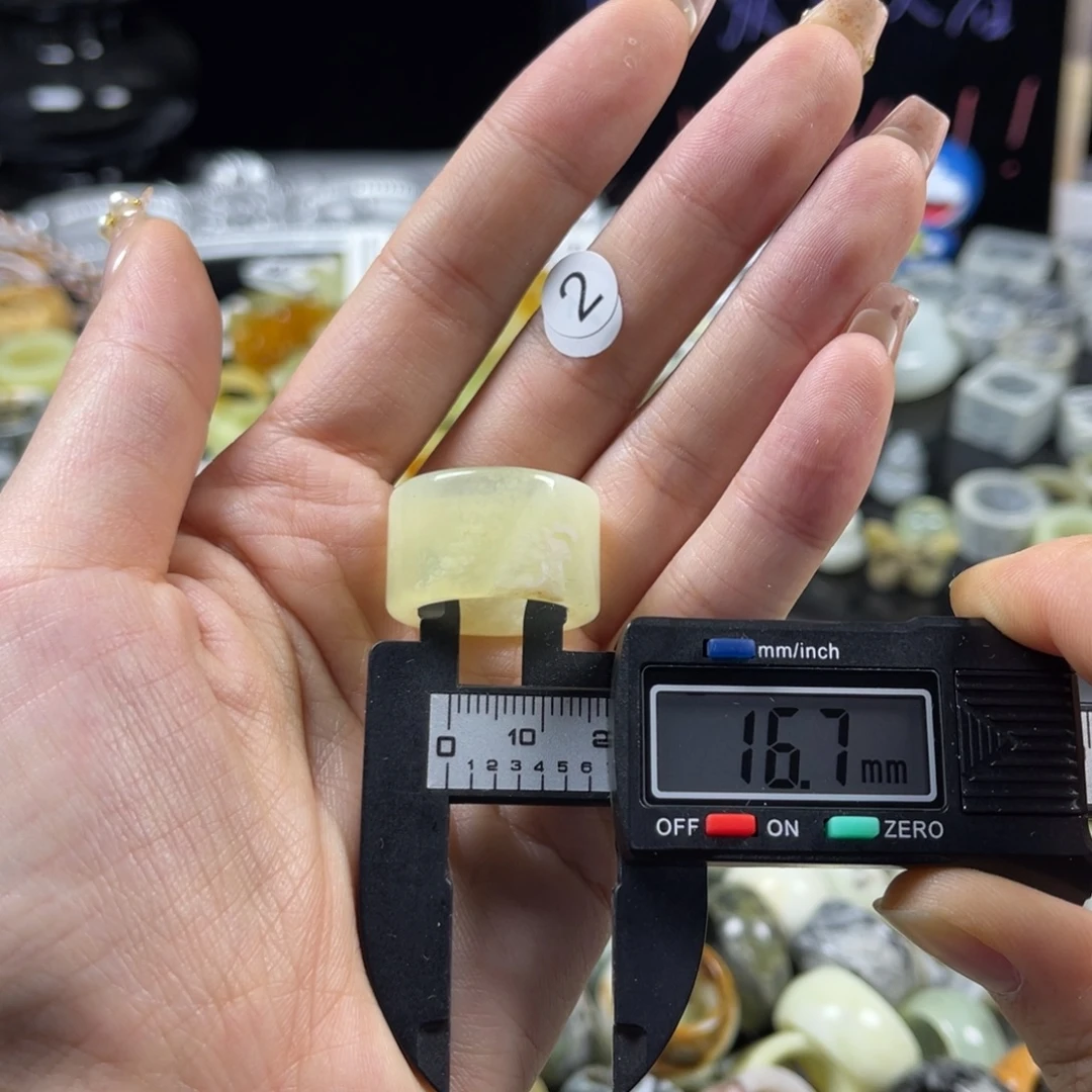 蛇纹石玉未镶嵌戒指