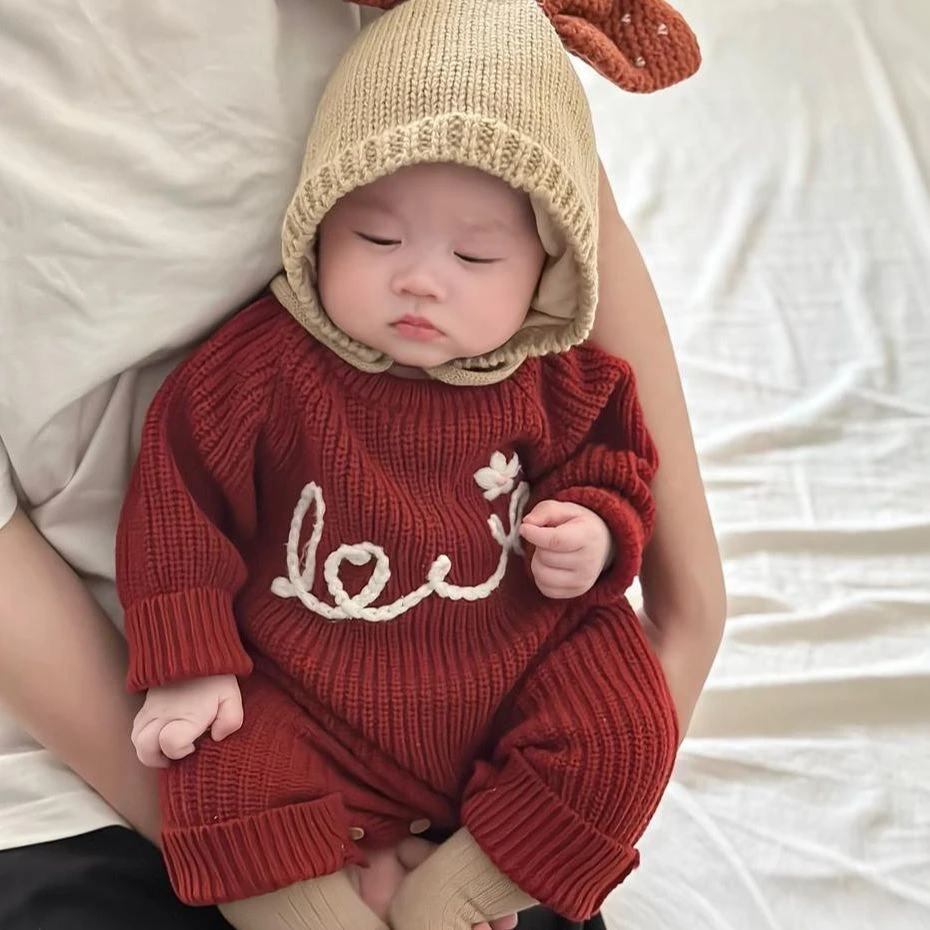 婴儿秋冬衣服新款红色毛衣男女宝宝针织连体衣新年周岁童圣诞爬服