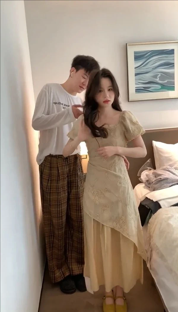 2025夏季新款温柔新中式国风时尚设计高级感假两件收腰显瘦连衣裙