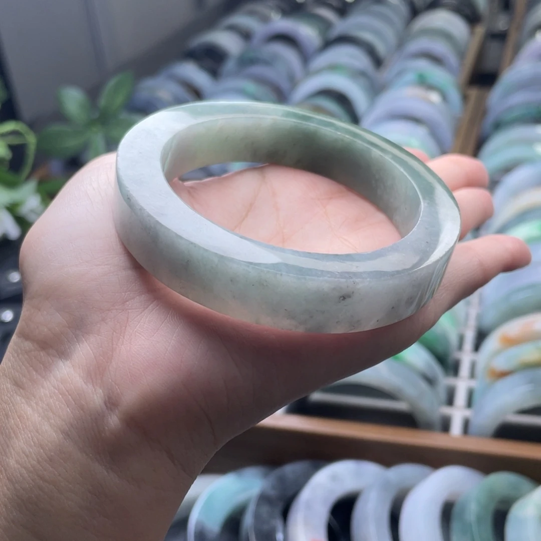 定制翡翠未镶嵌翡翠手镯