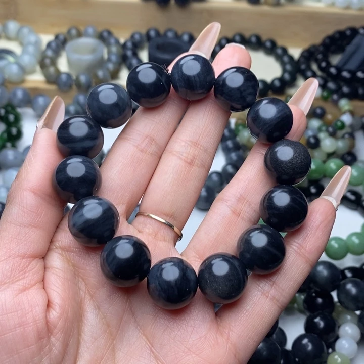 和田玉手串未镶嵌大*柜