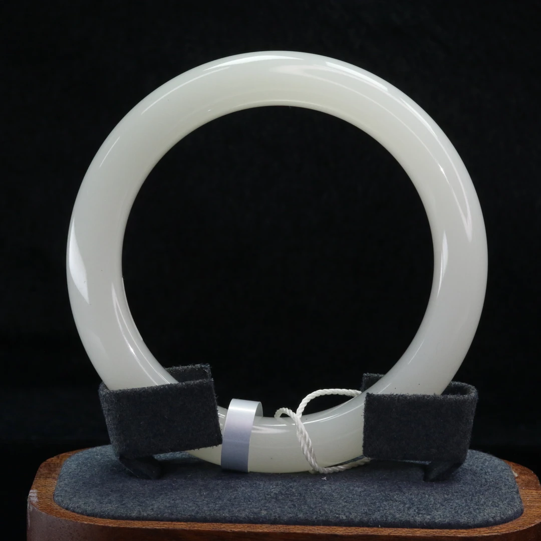 41和田玉羊脂白手镯18圈/600562北京中保拍卖