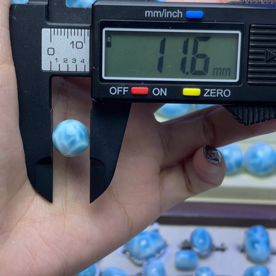 未镶嵌针钠钙石（海纹石）珠宝半成品