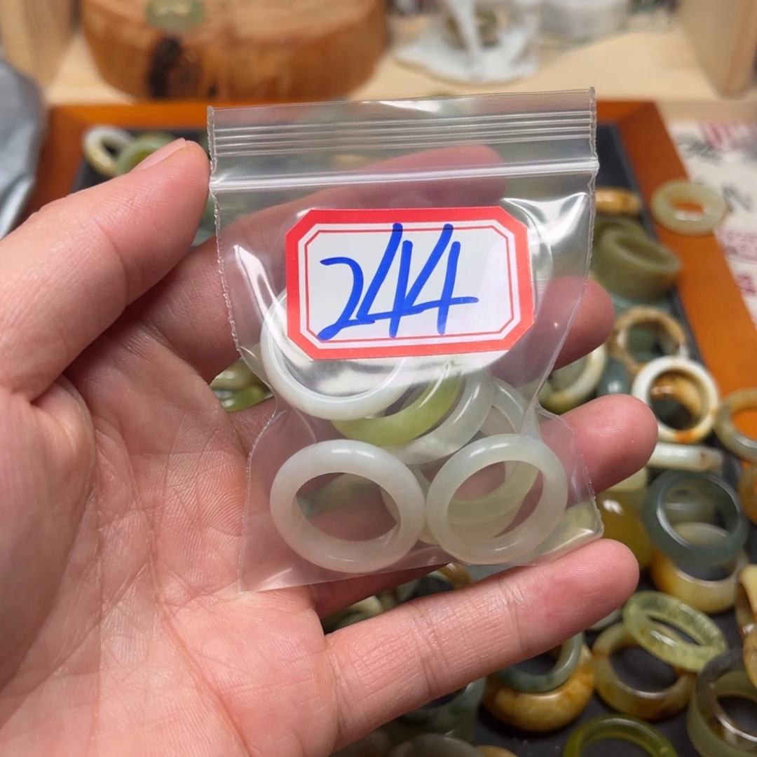蛇纹石玉未镶嵌珠宝奇石