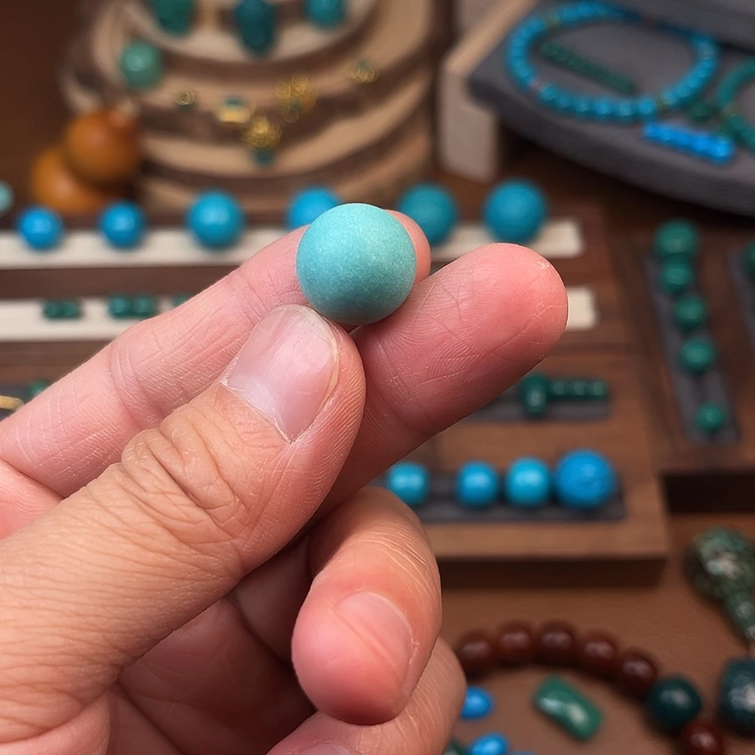 乡***婆绿松石未镶嵌直切手串