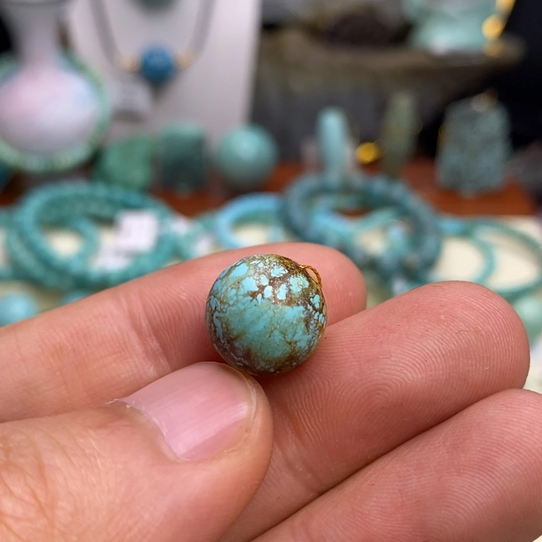 绿松石未镶嵌珠宝奇石