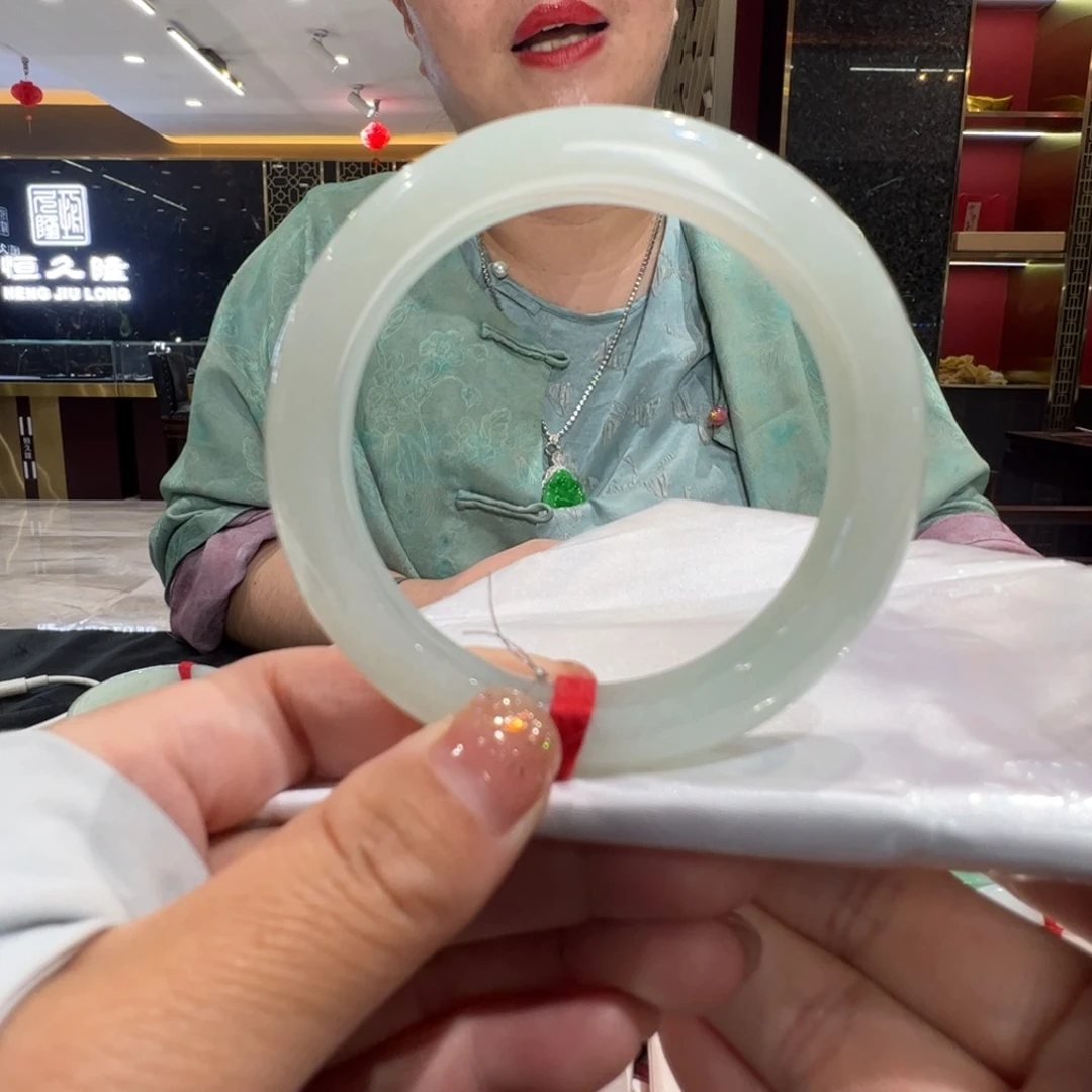 翡翠手镯未镶嵌葡萄肉57.6