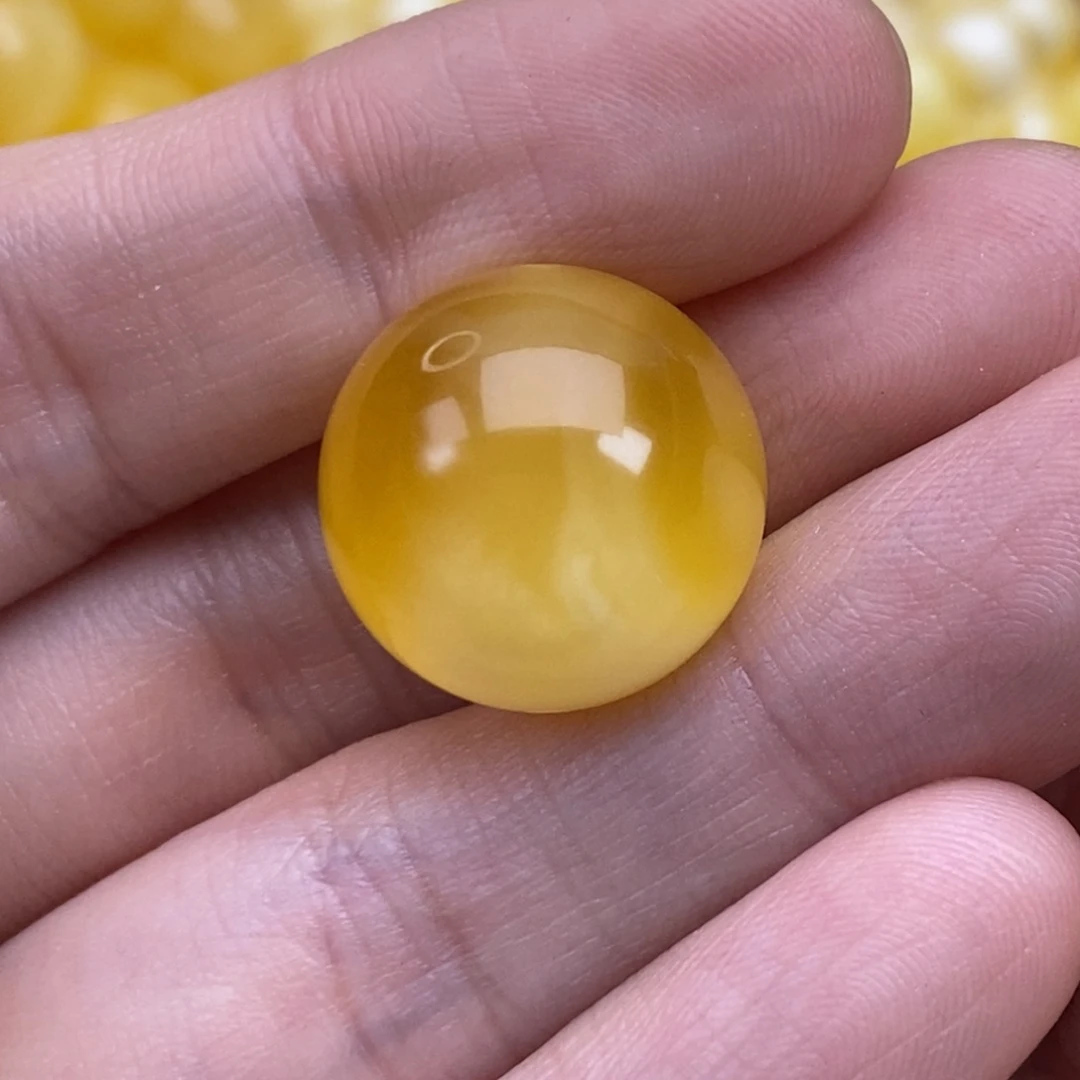 琥珀裸石未镶嵌16.7微瑕圆珠，不退不换
